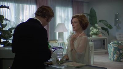 How many gin and tonics have you had - California Suite