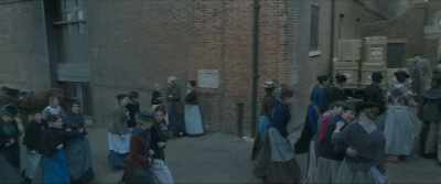 -How many girls work here?
-Five hundred, maybe six. - Enola Holmes 2