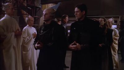 How many more did you say
we've got coming in? - Babylon 5