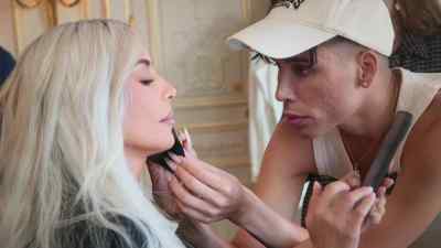 How many more minutes, Kim? - The Kardashians