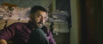 How many of you are here?
10 or 15? - Chekka Chivantha Vaanam