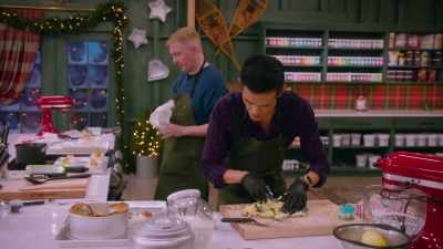 - How many is that?
- Uh, it's seven. - Baking It