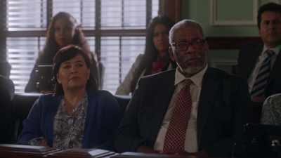 How many times did Hank Porter
text Ellie Mason? - For The People