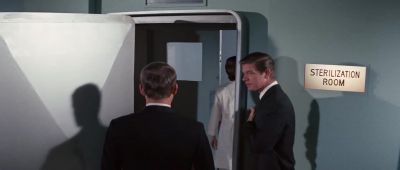 How much can a man give to his country - Fantastic Voyage