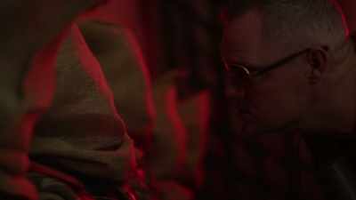 - How much further is it?
- We're close. - Jurassic Hunt