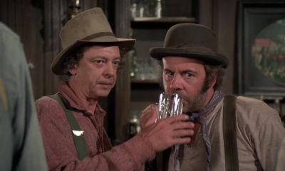 How much money you figure that dude's got - The Apple Dumpling Gang