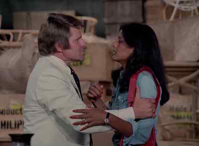 How much? Two... there you go.
Yeah, just keep it. - The Six Million Dollar Man