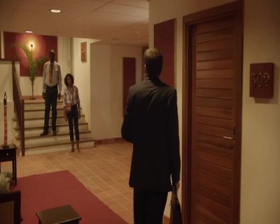 How quickly
do those lift doors open? - Death in Paradise