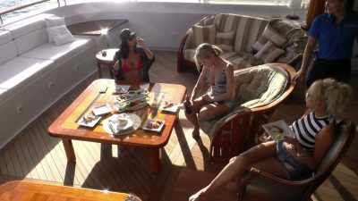 - How'’s it all tasting?
- So good. - Below Deck Down Under