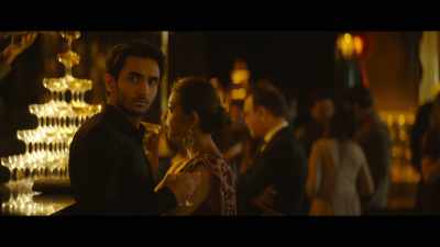"How Shakun ruined Deepu." - Baazaar