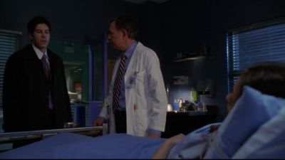 - How is she?
- Just a little shaken. - Smallville