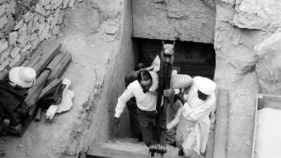 How unique was it to give
exclusive rights to the Times? - Tutankhamun: Secrets of the Tomb