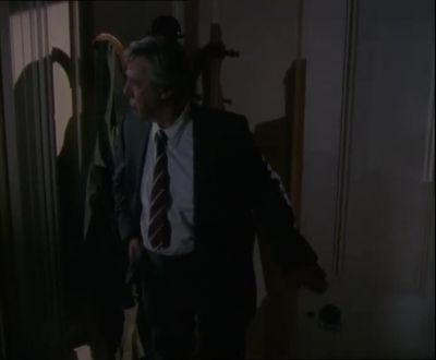 How will you recognise him, sir? - Inspector Morse