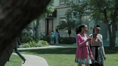 - How wonderful for you.
- Ma, I'm about to go - Twenties
