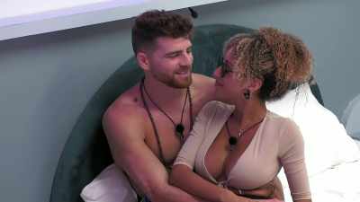 >> HOW YOU DOING? - Love Island