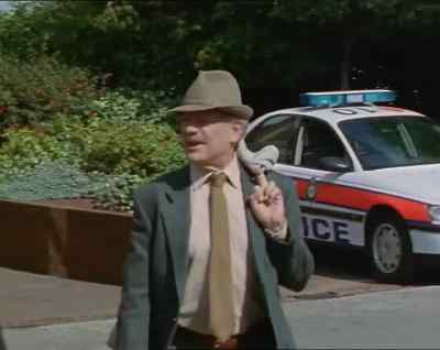 - How was your weekend, guv?
- Terrible. - A Touch of Frost