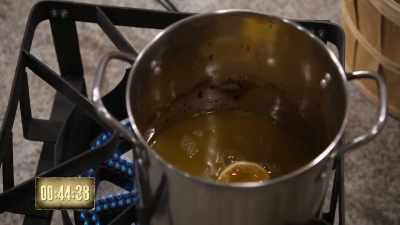 [howard] I'm doing a mango, - Moonshiners: Master Distiller