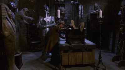 - How'd you do that?
- Never mind, I saw the killer! - The Private Eyes