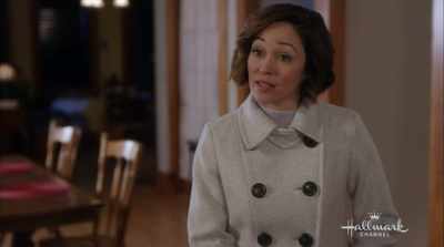 - How'd she do that?
- She's redesigning the website. - Love on the Menu