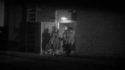 How'd you find me?
- Was nothing much once I got here. - Act of Violence