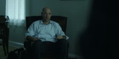 How'd you get in here? - House of Cards
