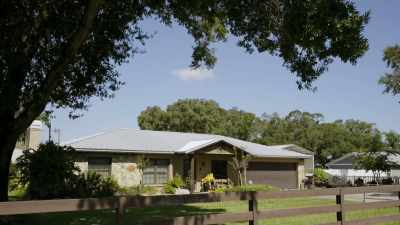 However, Cedric has a house
bought by Abraham - Floribama Murders