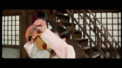 'However, he is doubled by Hwang In-shik
elsewhere in this scene, - The Final Game of Death