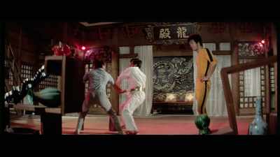 'However, he is quickly stopped
and knocked down by Ji. - The Final Game of Death