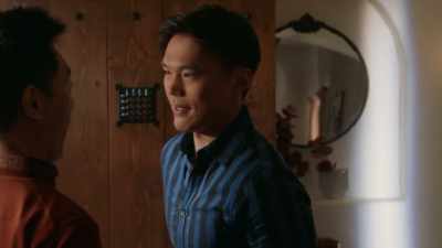 - Howie.
- Welcome home, little brother. - 9-1-1