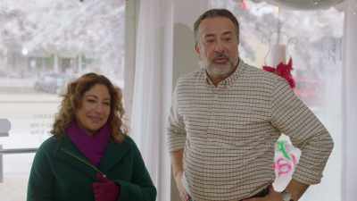 - How's she doing?
- I think I cheered her up. - Sugar Plum Twist