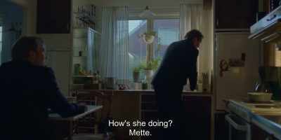 How's she doing?
Mette. - Another Round