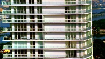 How's our gunshot victim ? - CSI: Miami