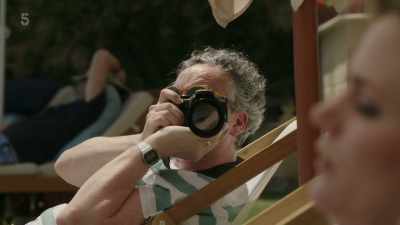 - How's Rowan?
- Lying down. She had a real panic. - The Holiday