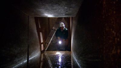 HOW'S SHE LOOK? - Dirty Jobs