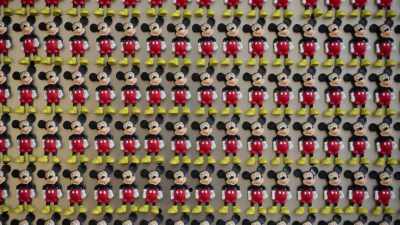 How's that even possible
with this... ...little mouse? - Mickey: The Story of a Mouse
