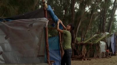 - How's this?
- That's perfect. Thank you. - Lost