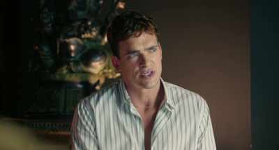 - How's her uterus doing?
- Jay! Not now. - Picture This