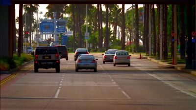 HQ, this is 3106. Priority. Suspect has been spotted. Currently in pursuit. - CSI: Miami