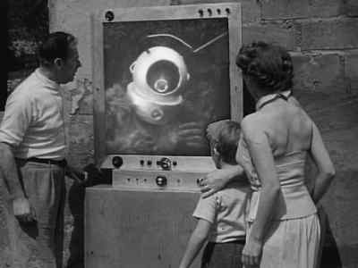 Hu mans listen to me - Robot Monster