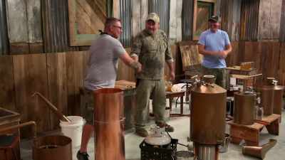  [huck] howard walked in there, - Moonshiners: Master Distiller
