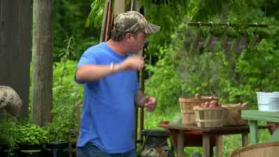 Huck, you're up first, you got
three minutes, - Moonshiners: Master Distiller