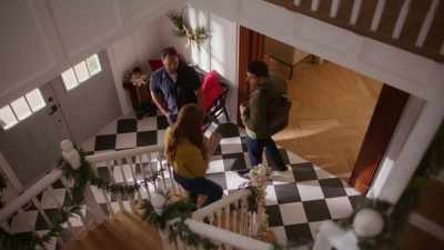 Hudson's assistant quit - Christmas in the Spotlight