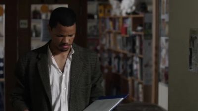 Hugo Scott?
I'm Detective Inspector Perez. - Shetland