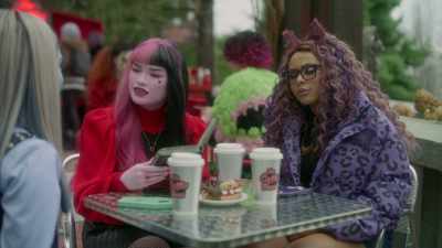 - Huh?
- Every morning at exactly 9:17, - Monster High: The Movie
