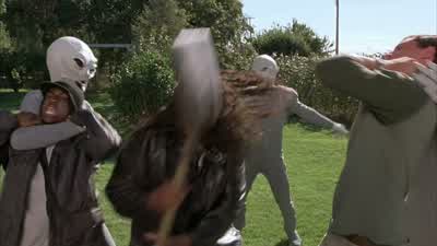 - Huh? - Huh? I found it! - Scary Movie 3