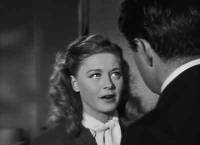 - Huh?
- Let me get you a sedative. - Nightmare Alley