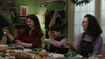 -Huh? Oh. [chuckles]
-[all laugh] - Home Sweet Home Alone