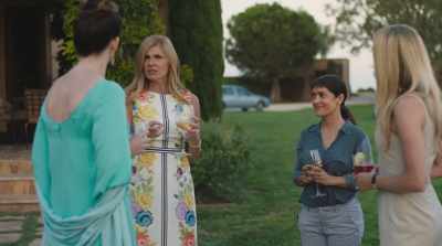 -Huh-uh.
-It's a cancer-- - Beatriz at Dinner