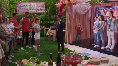 Huh? What do you think? - Fuller House