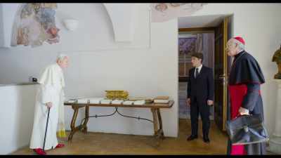 - Hungry?
- Ah, sí. - The Two Popes